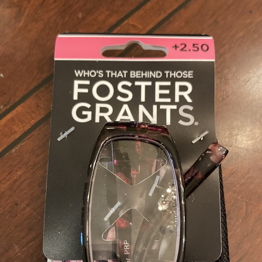 Foster Grant “Daydreamer” reading glasses and coordinating case. New with tags. - Picture 5 of 8